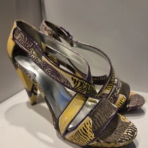 Stylish Women's Report Heels in Yellow and Purple